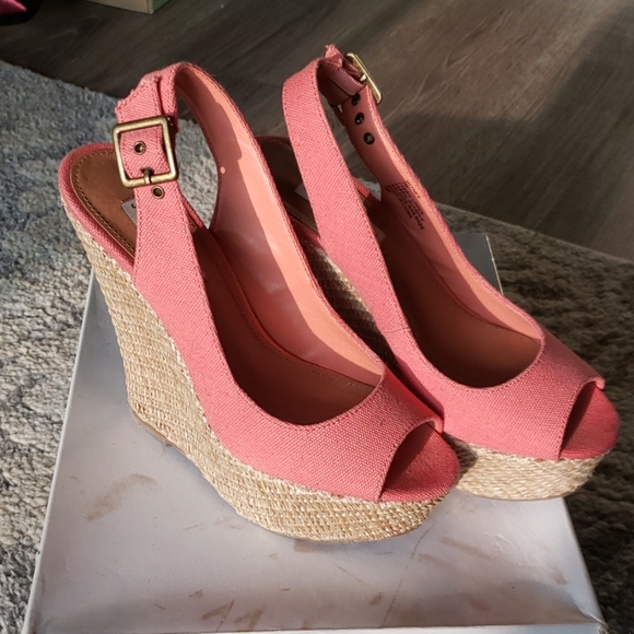 Coral Fabric wedges - Picture 1 of 3